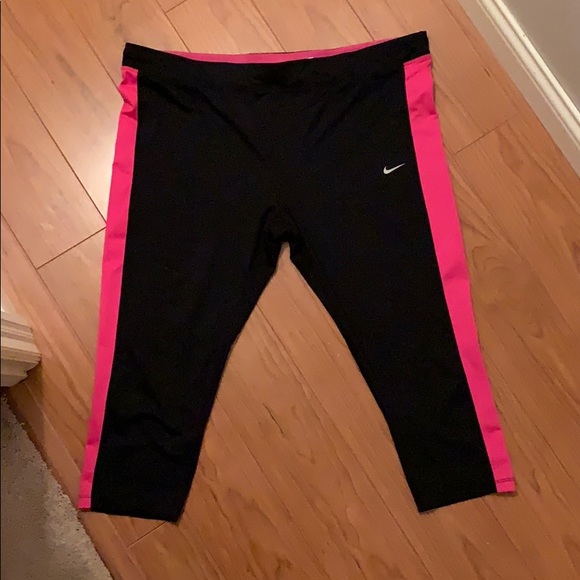 Nike Pants - Nike Dri-Fit 3/4 length Leggings
